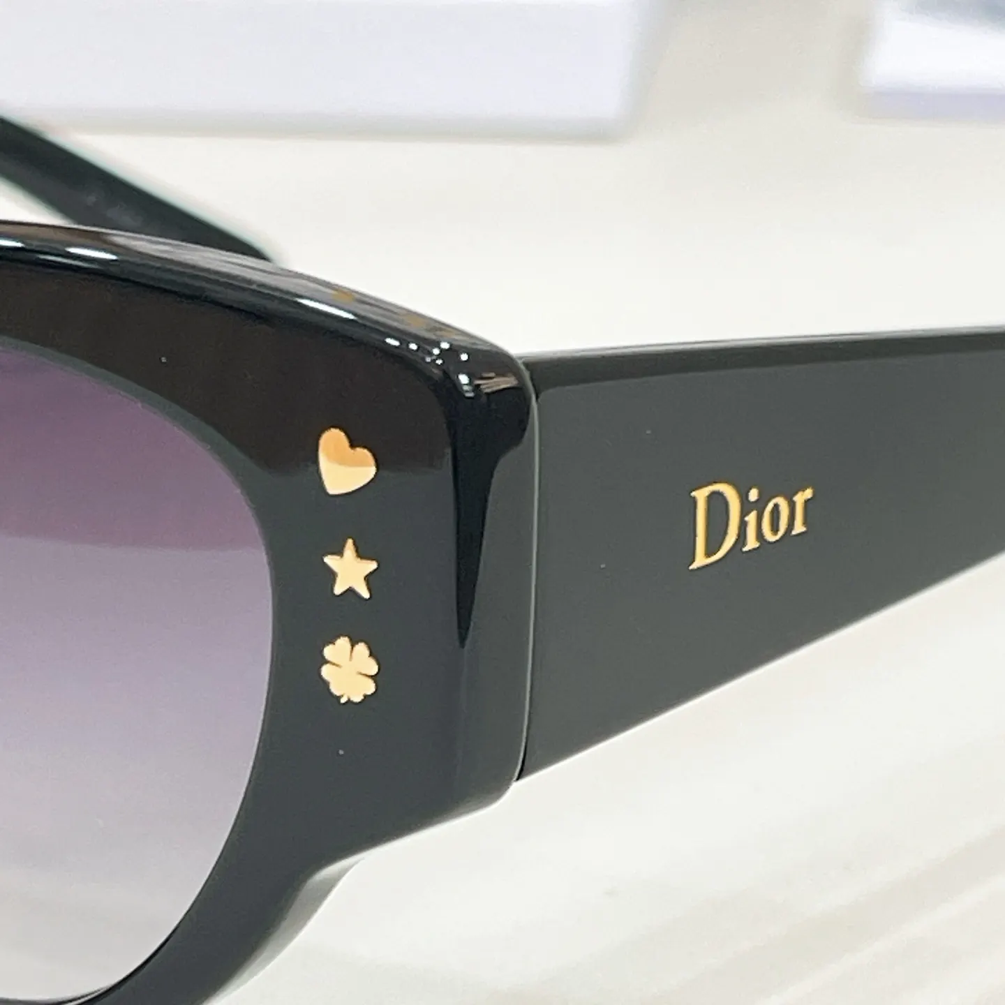 Dior 黑色宽框太阳镜 复古遮阳款