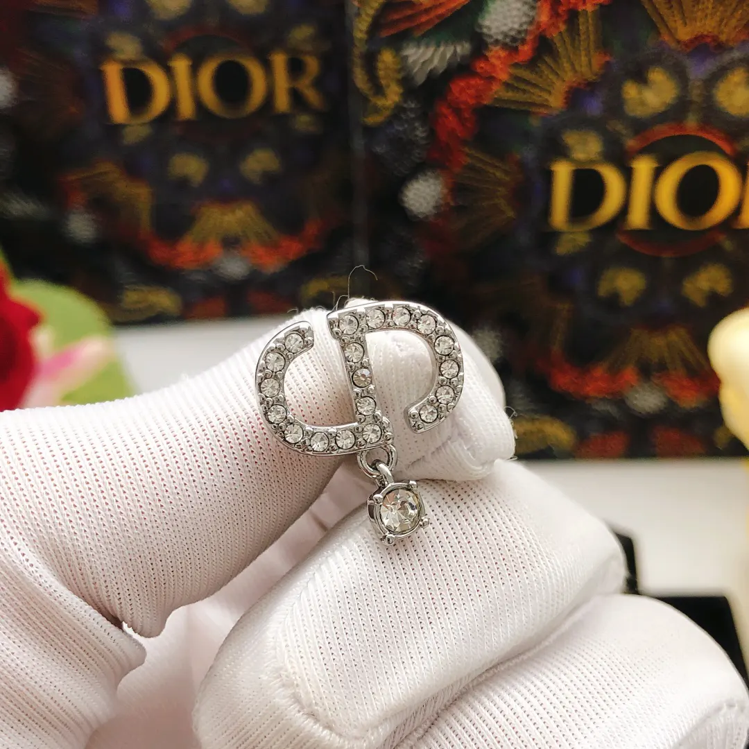 Dior 水晶CD耳饰 精致