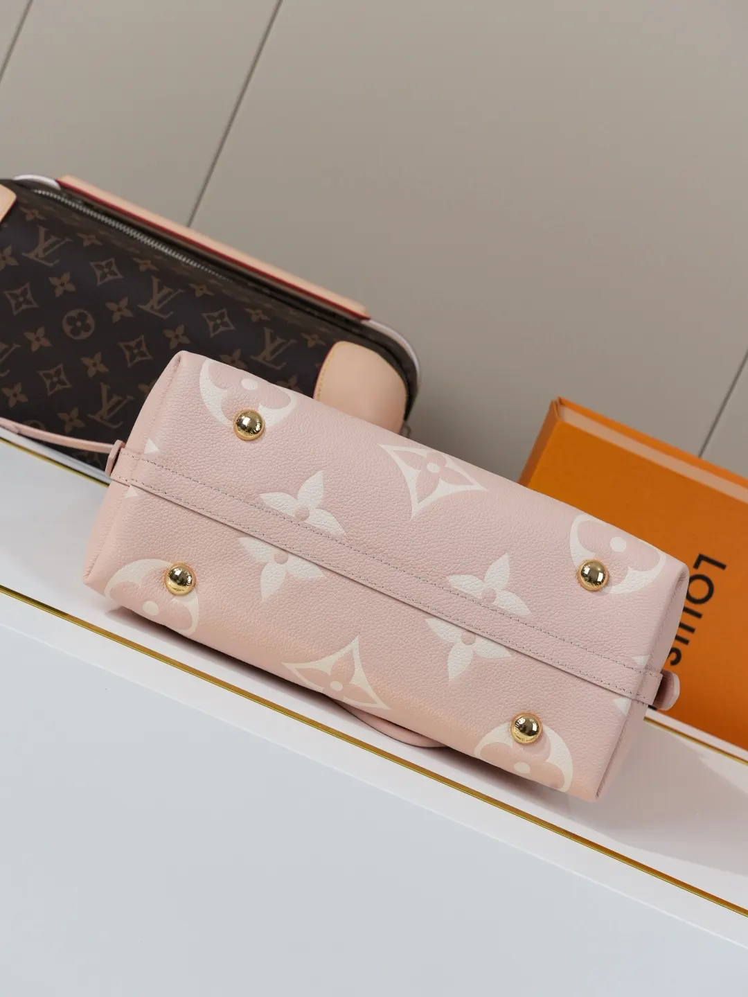 LV CarryAll 牛皮 收纳包 旅行收纳款