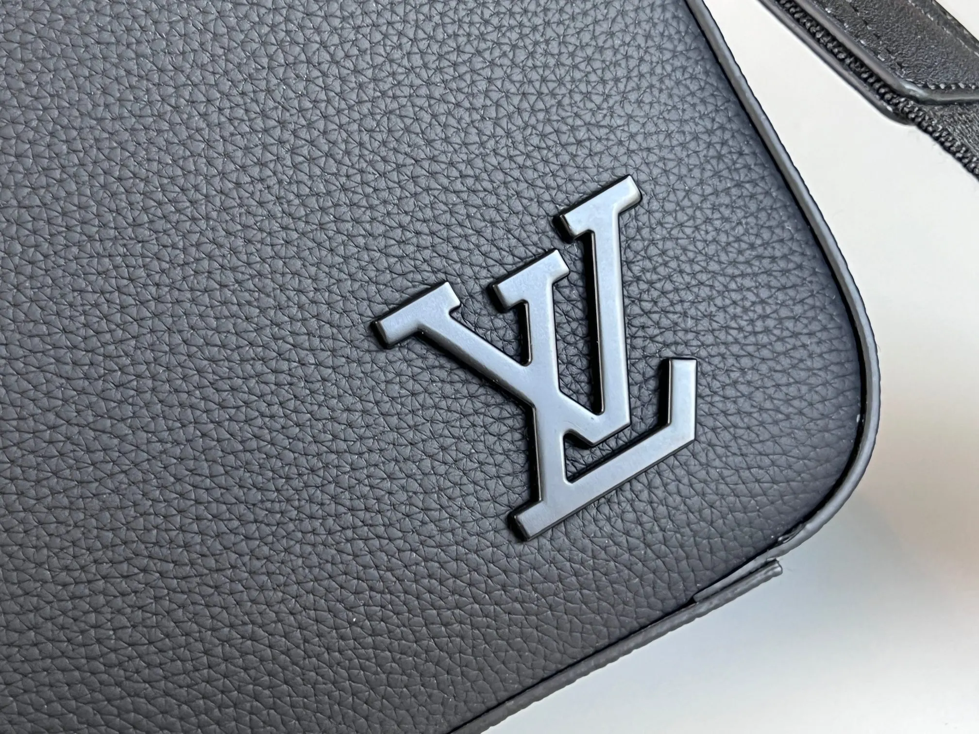 Louis Vuitton Briefcase Business Commuter Leather
