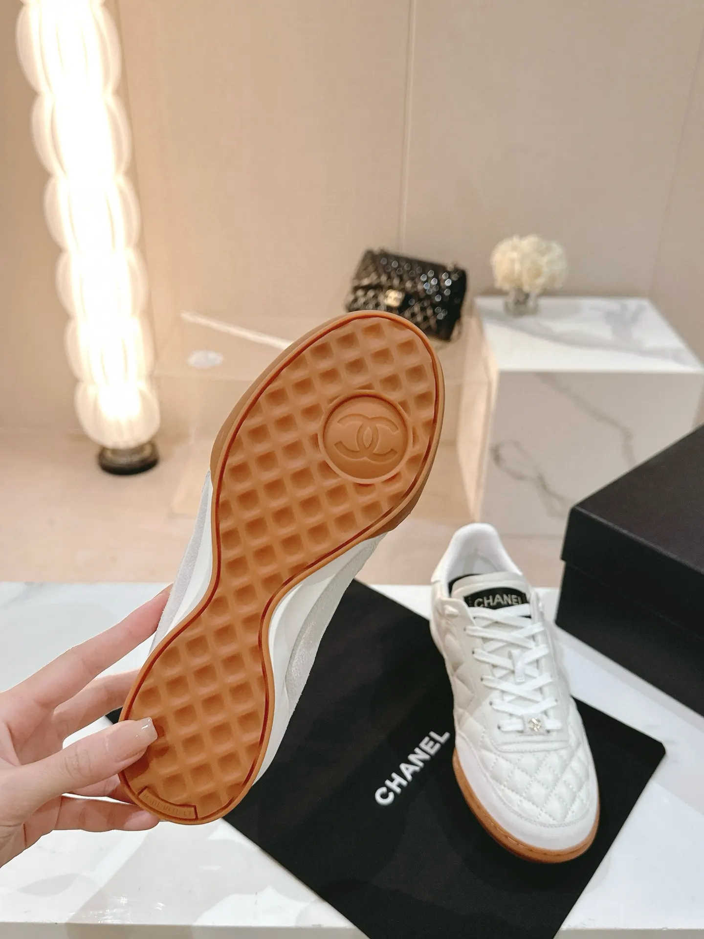 Chanel 白色羊皮低帮休闲鞋 简约运动