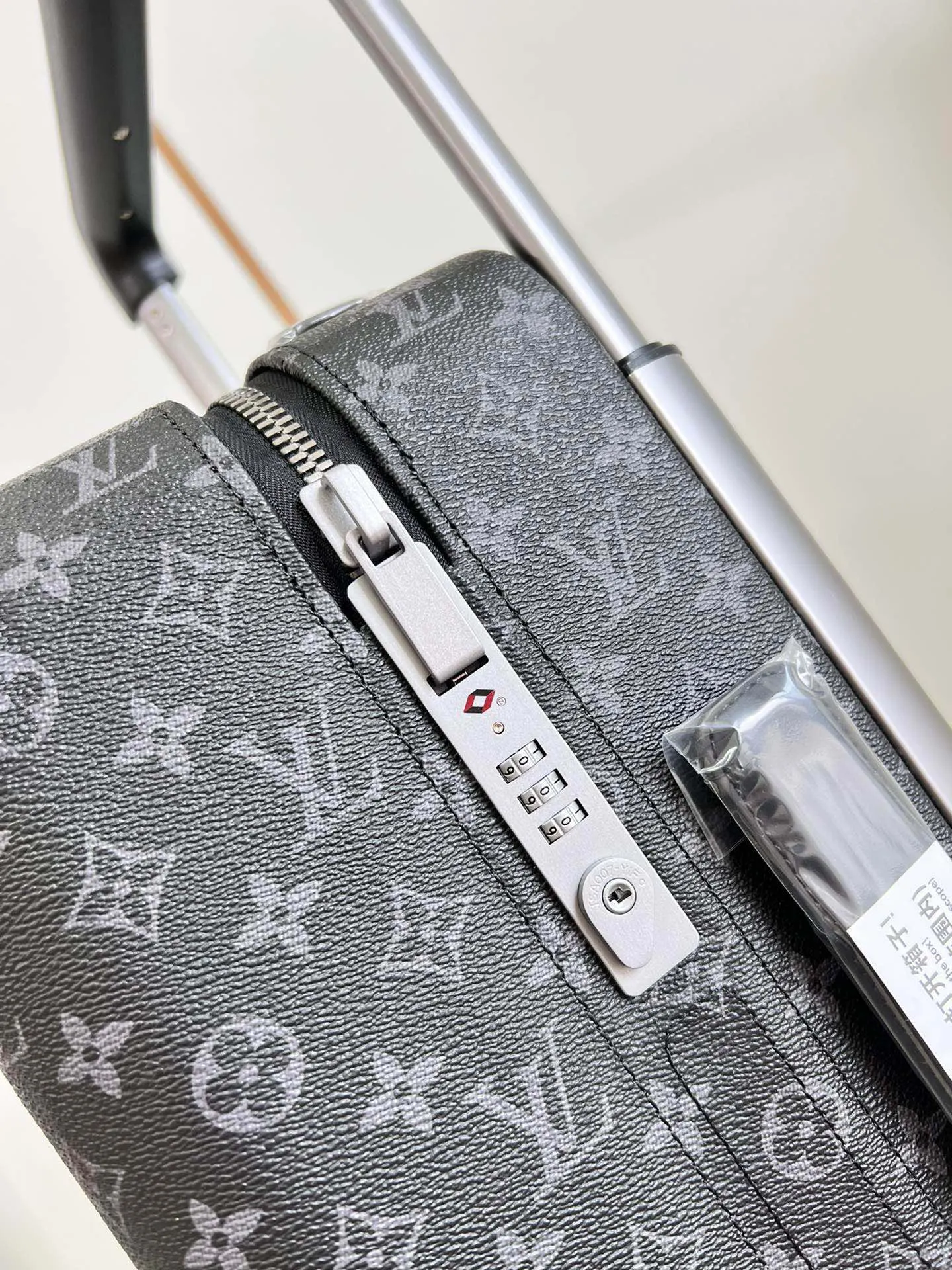 LV 帆布 全新 Horizon 拉杆箱以个性创意革新的传奇經典 行李箱 旅行拉杆款 輕便出行款