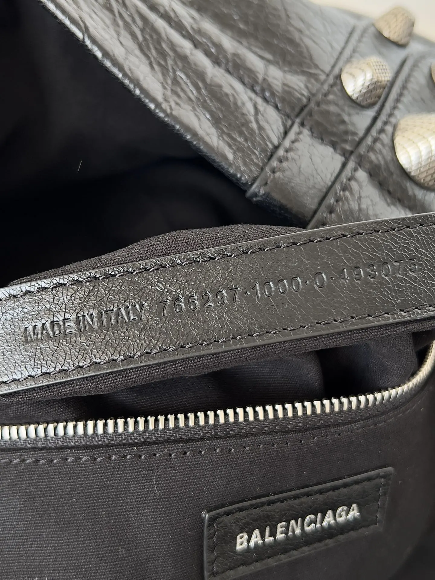 Balenciaga 羊皮 双肩包 实用双肩款