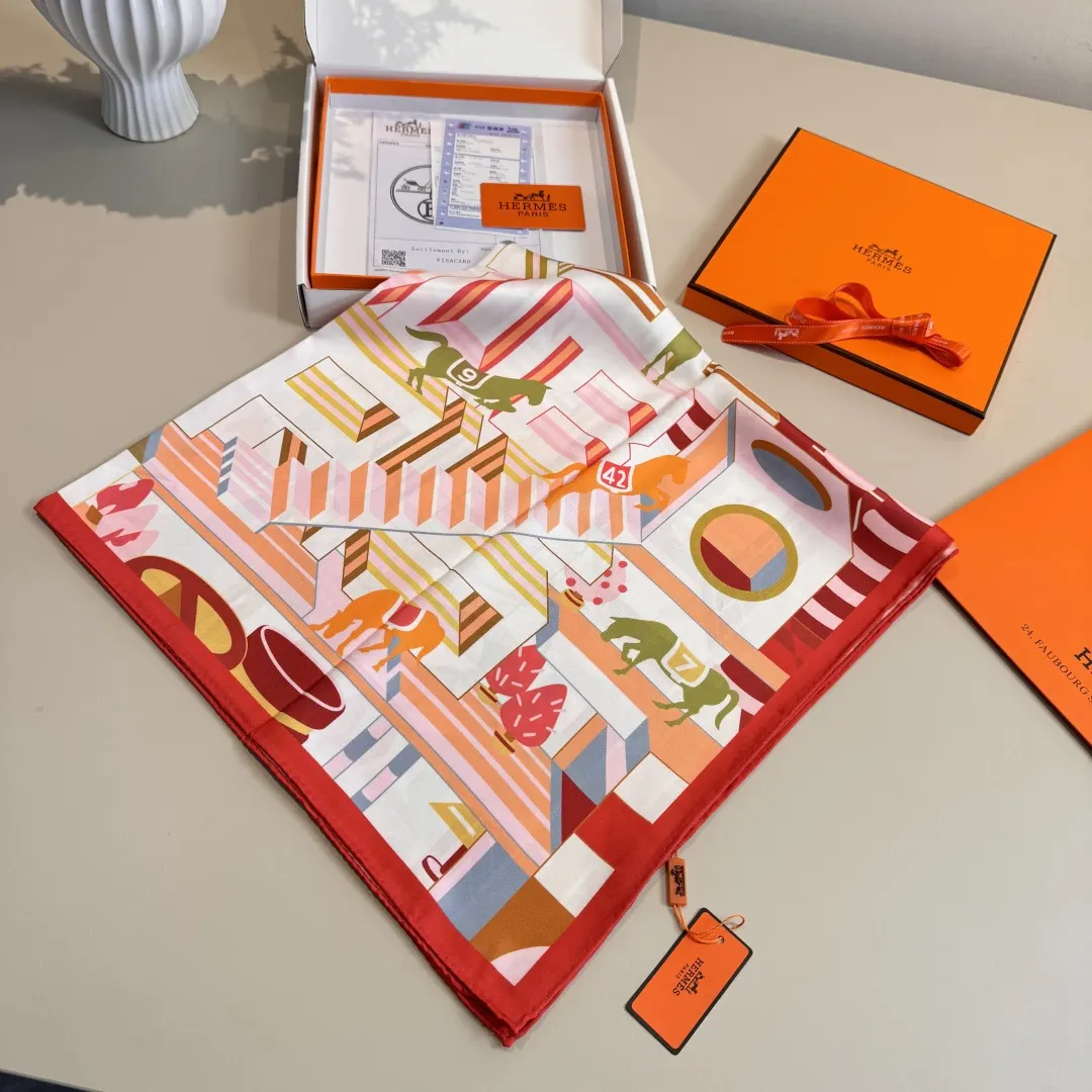 Hermès 丝巾 精致配飾(數字4) Hermès 丝巾 精致配飾(數字4)