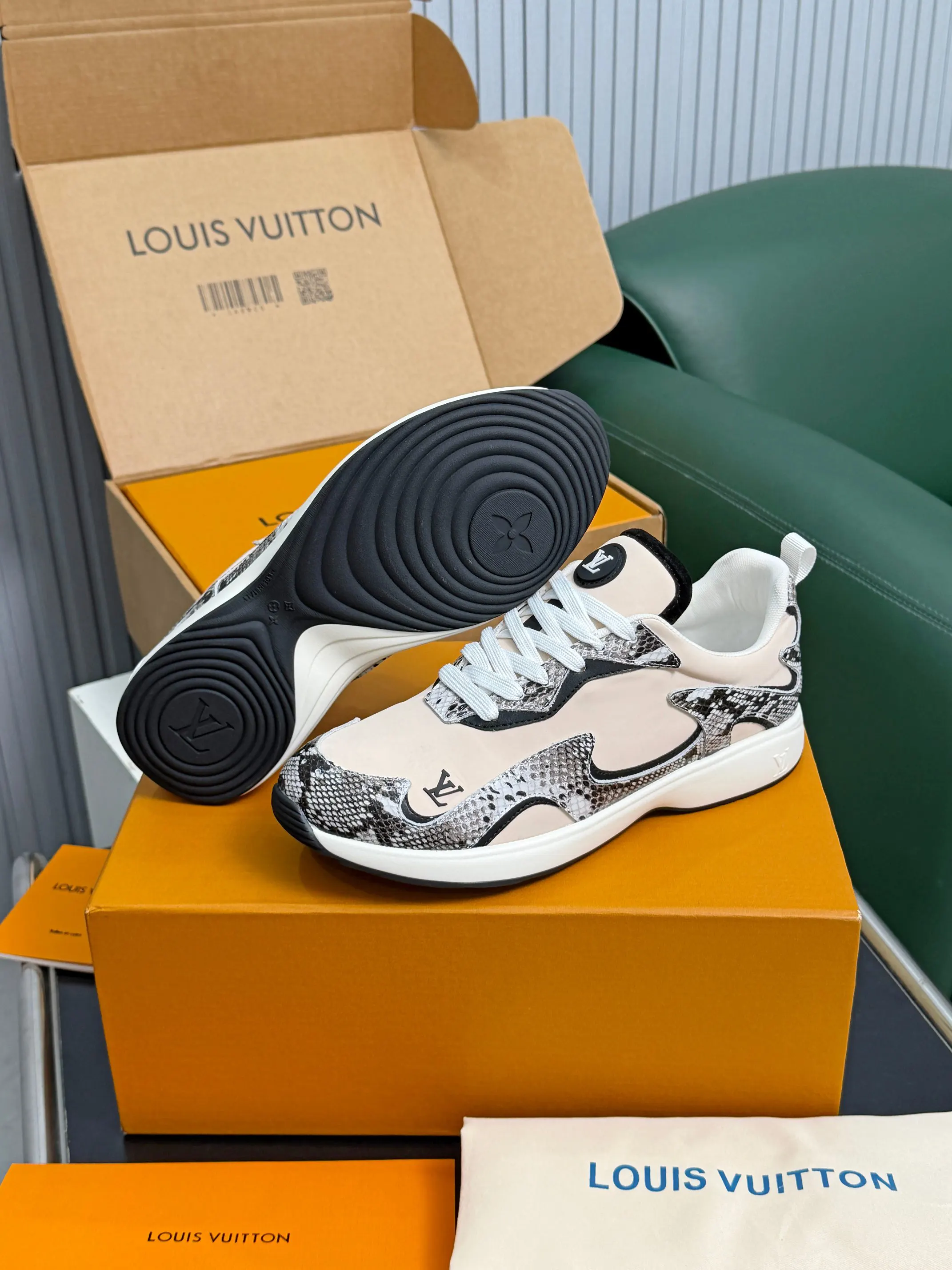 Louis Vuitton 运动鞋