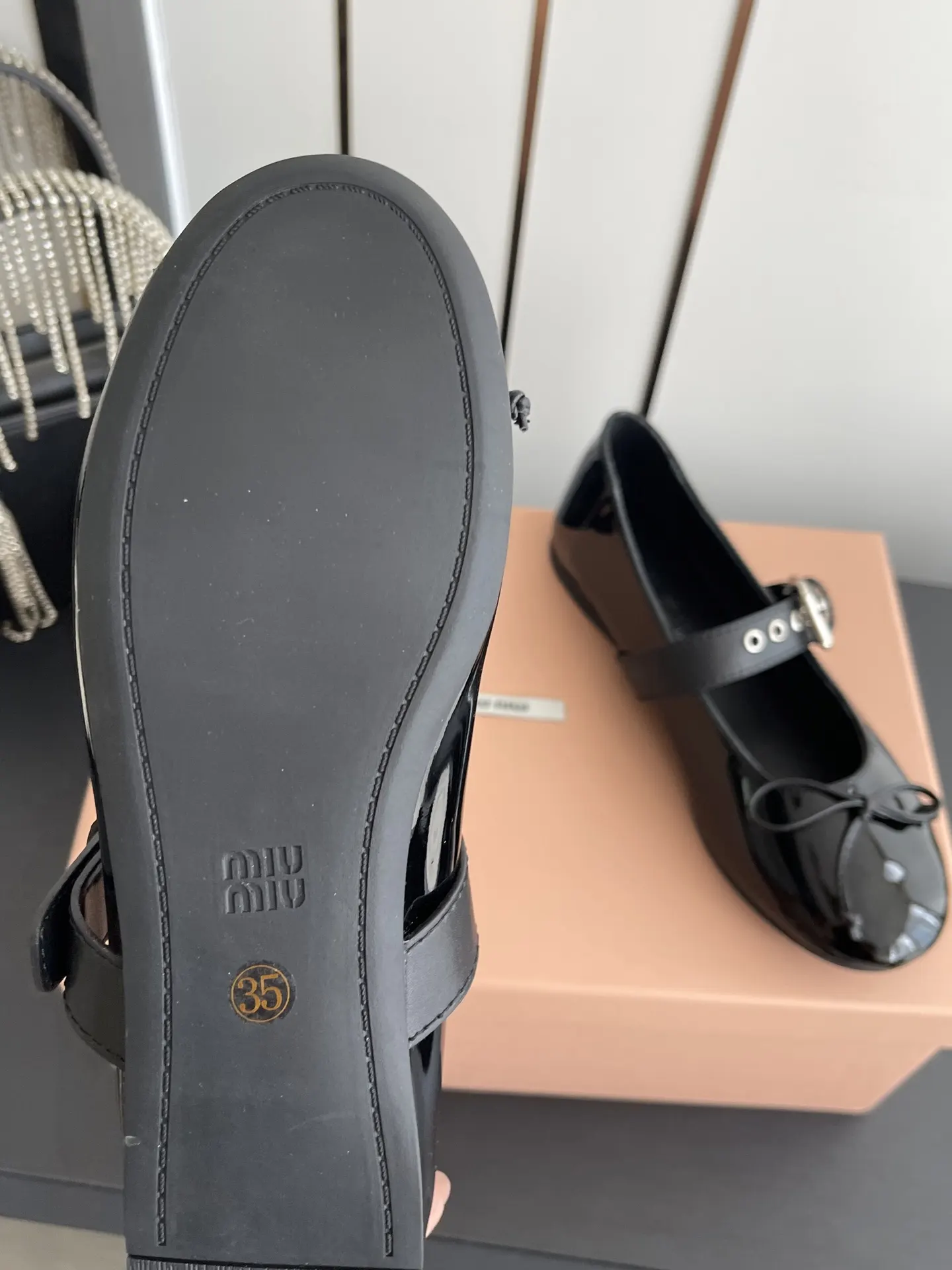 Miu Miu SS 平底鞋 通勤约会款