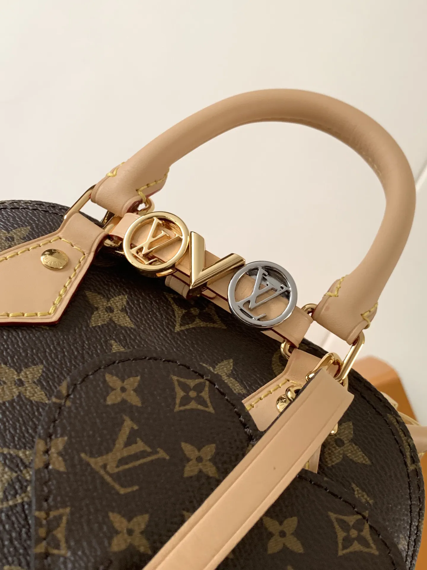 LV Alma 經典老花 貝殼包(數字5) LV Alma 經典老花 貝殼包(數字5)