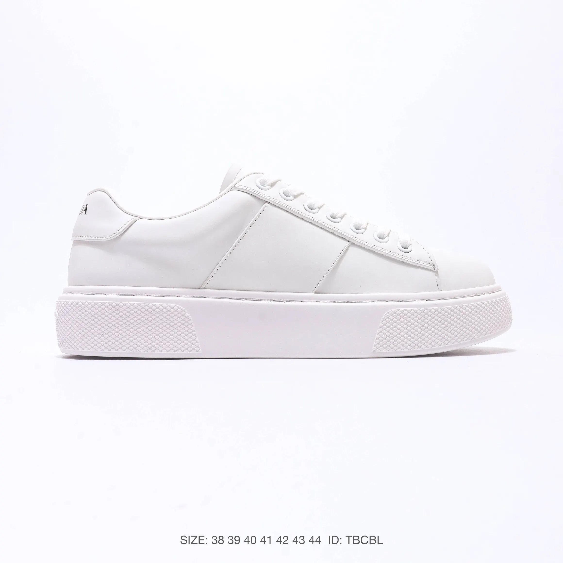 PRADA 休闲鞋 舒适百搭款