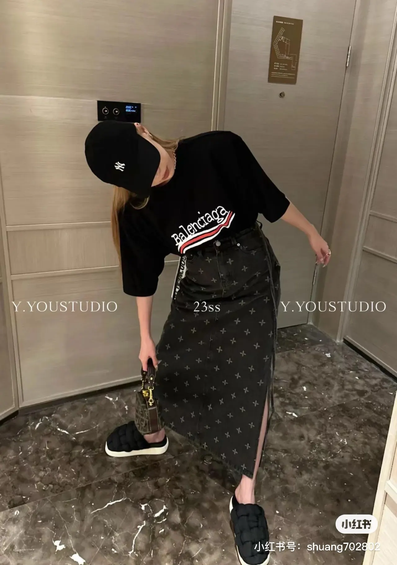 Balenciaga 黑色 純棉 Logo 短袖T恤(數字9) Balenciaga 黑色 純棉 Logo 短袖T恤(數字9)