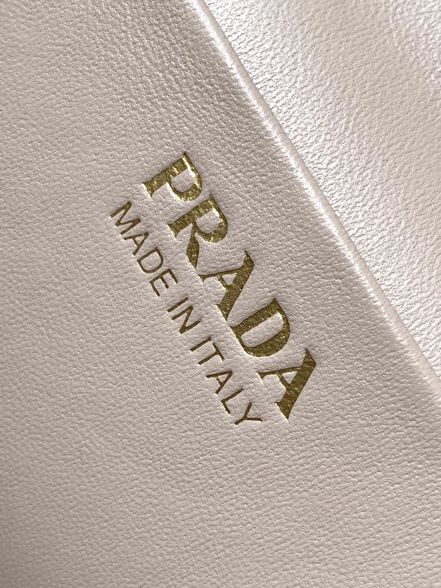 PRADA 1BH202P610 鹿皮 羊皮 Logo 手提包 日常通勤款