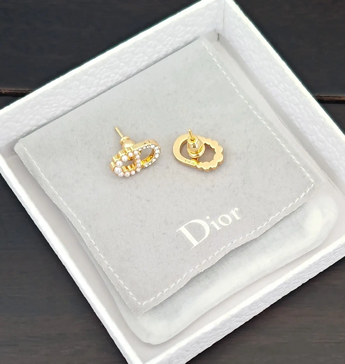 Dior CD金色耳环 小巧