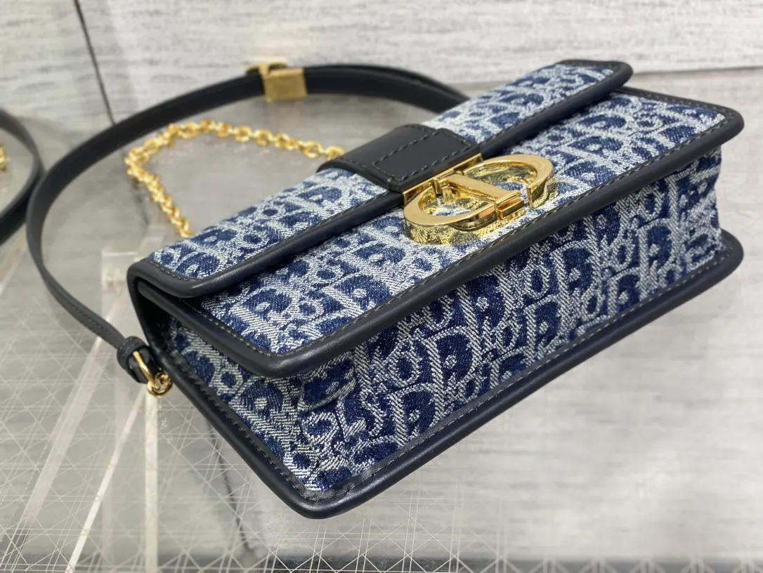 Dior 黑色漆皮手提斜挎包