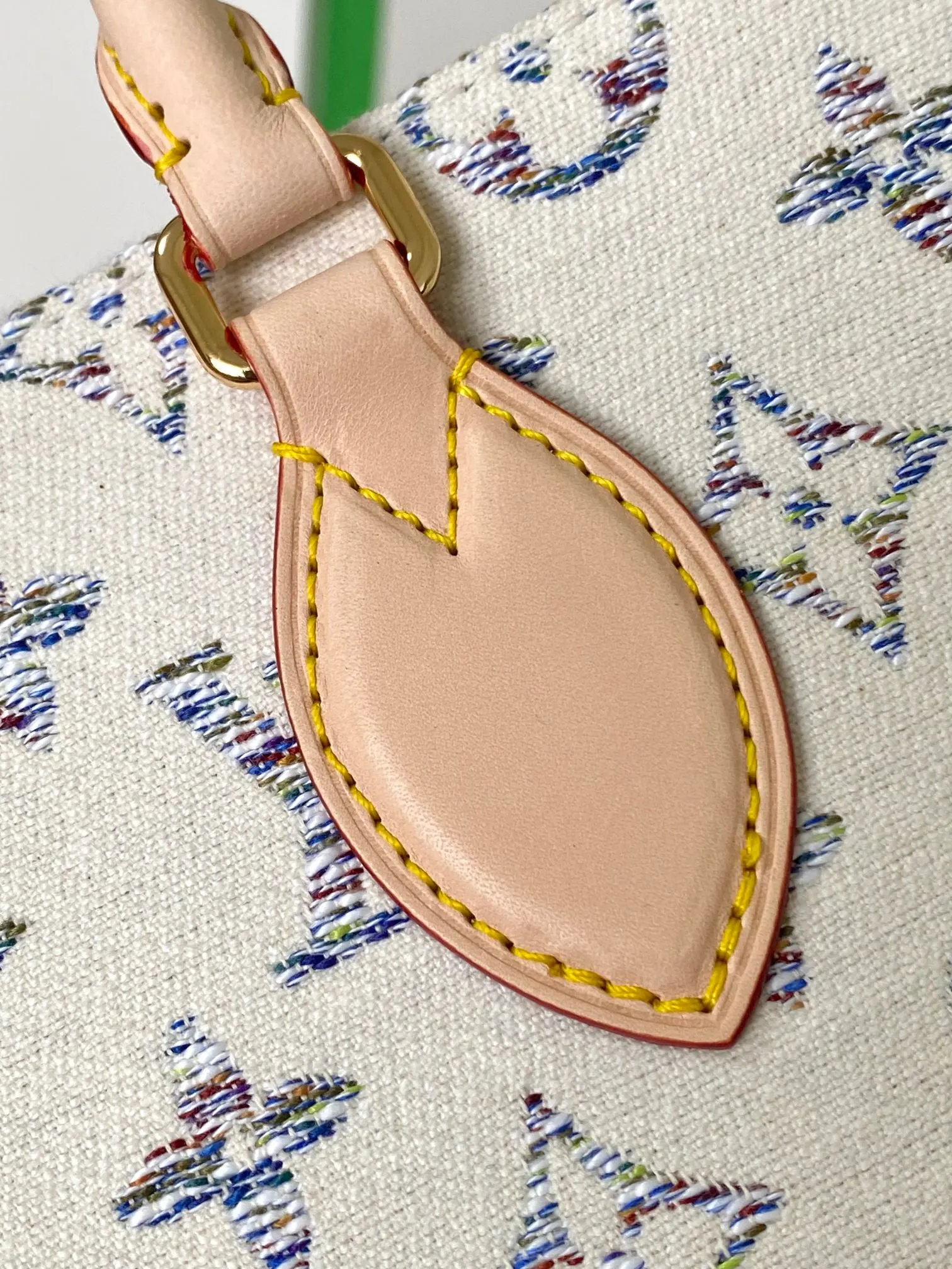 Louis Vuitton OnTheGo 白色 Monogram 托特包