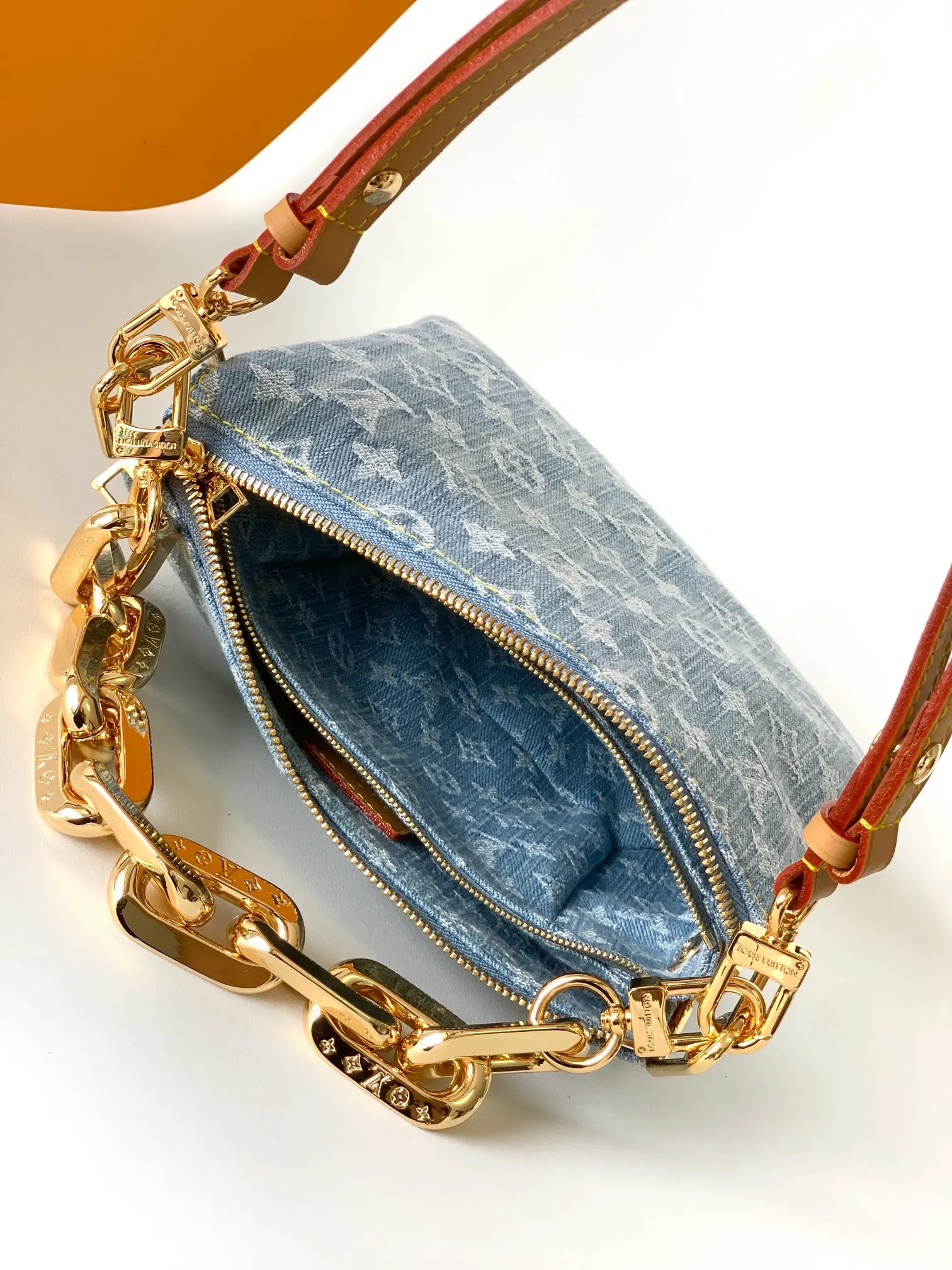 Chain Bag Leather Image 9 Chain Bag Leather Image 9