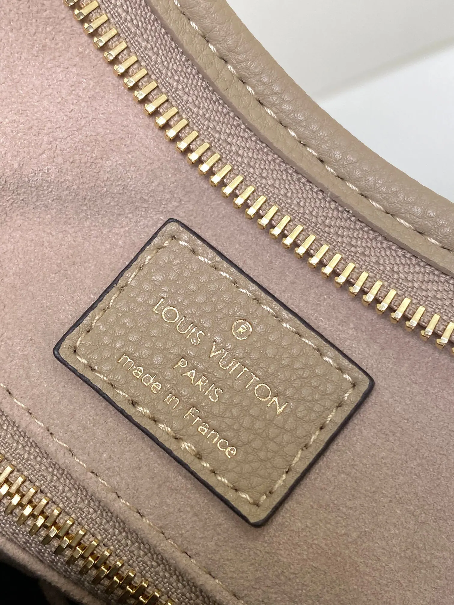 CarryAll 卡其 Mo手拿包 精致手拿款