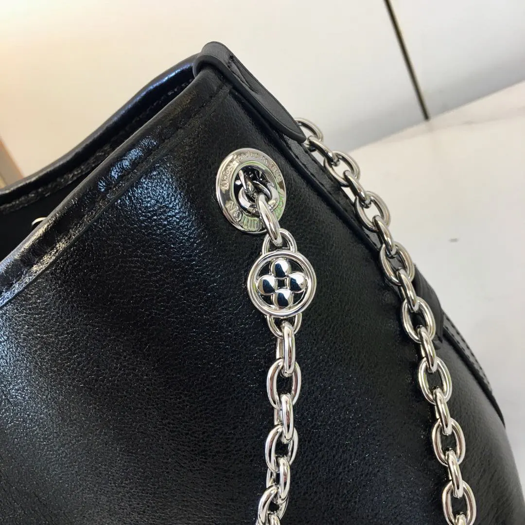 Black Chain Bag Image 9 Black Chain Bag Image 9