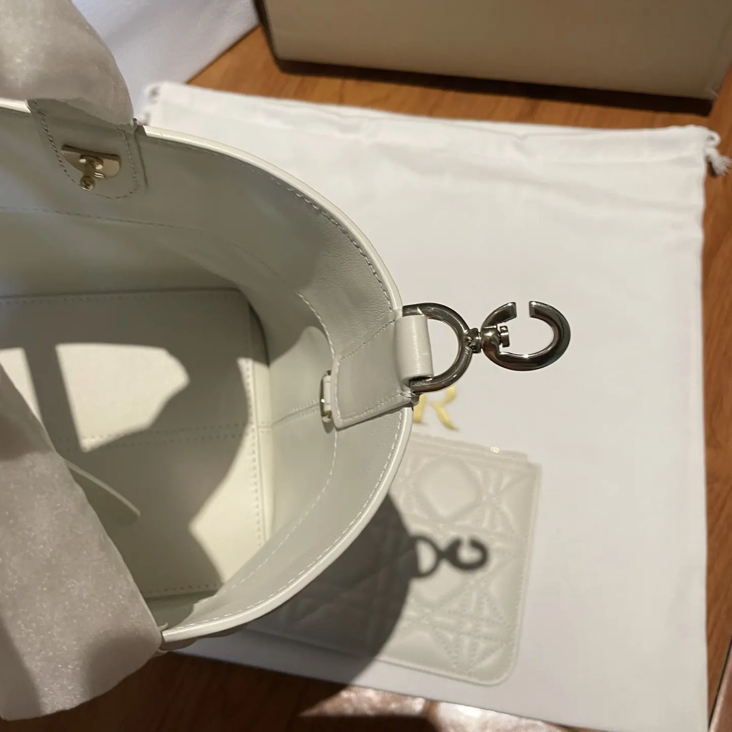 Dior 白色 奶白 牛皮 水桶包 休闲水桶款