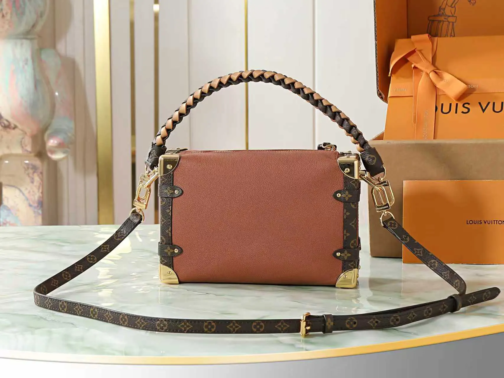 LV gold, handbag Image 3 LV gold, handbag Image 3