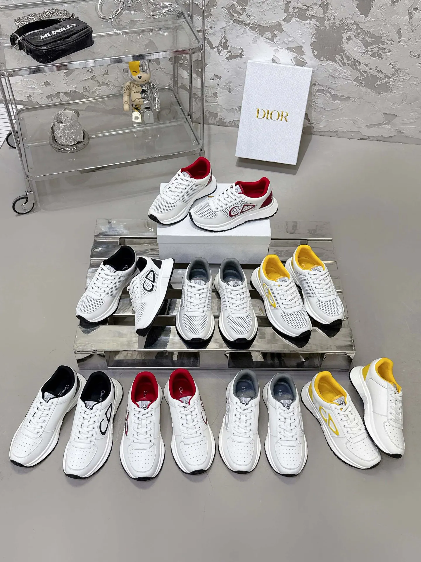 Dior 白色牛皮运动鞋 舒适