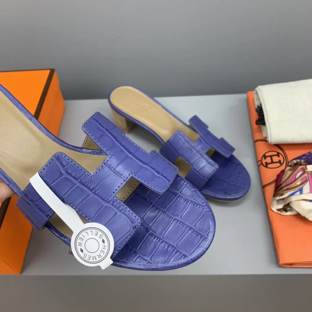 Hermès Oran 鳄鱼纹牛皮 拖鞋 舒適(數字5) Hermès Oran 鳄鱼纹牛皮 拖鞋 舒適(數字5)