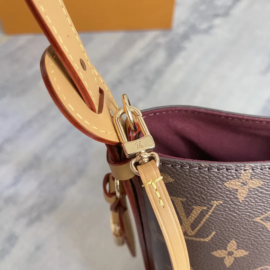 LV 牛皮 收纳包 旅行收纳款