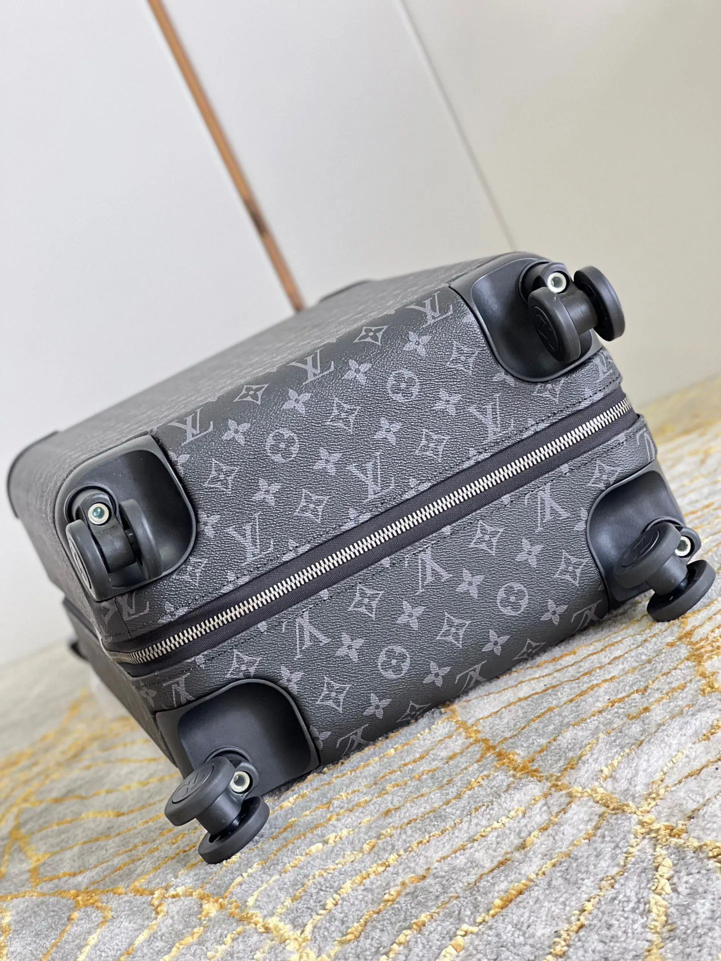 LV 帆布 全新 Horizon 拉杆箱以个性创意革新的传奇經典 行李箱 旅行拉杆款 輕便出行款