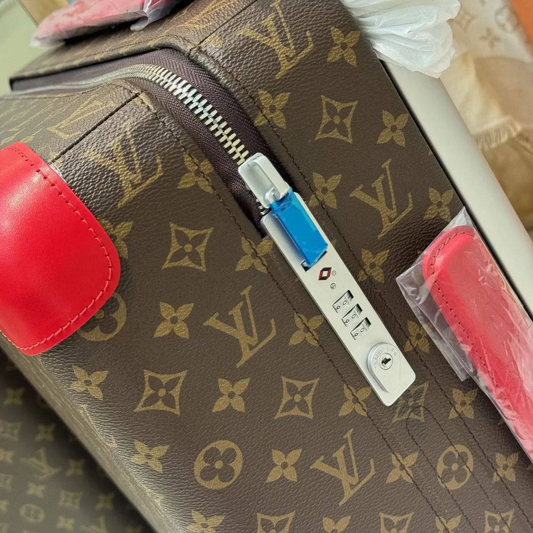 LV Horizon 棕紅配色拉桿箱 旅行出行款(數字8) LV Horizon 棕紅配色拉桿箱 旅行出行款(數字8)