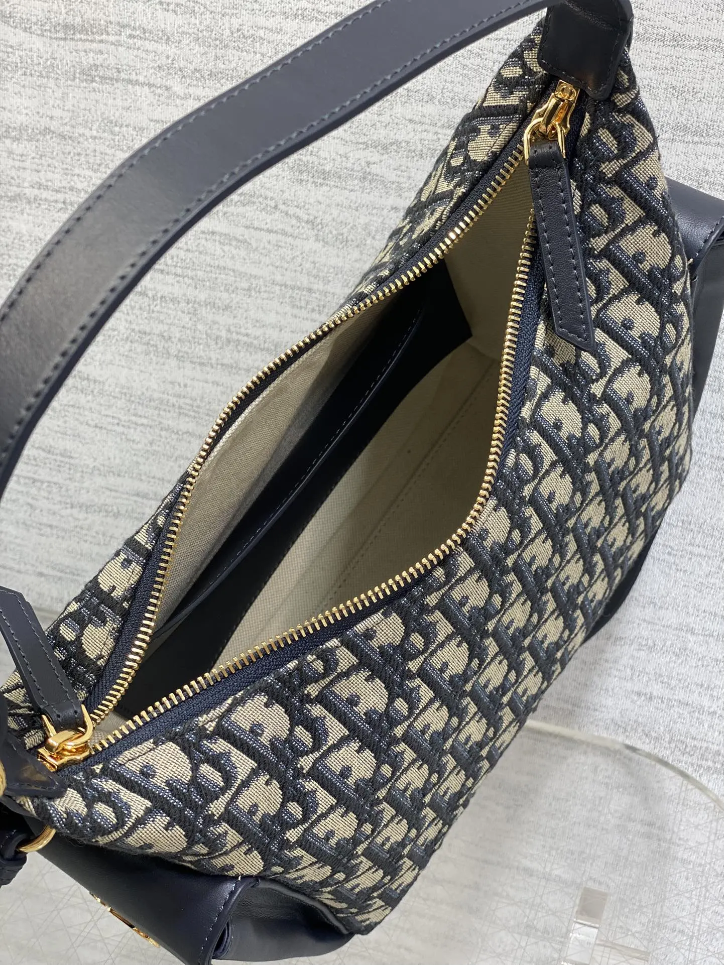 Dior Hobo Shoulder Bag Vintage Leather Image 9 Dior Hobo Shoulder Bag Vintage Leather Image 9