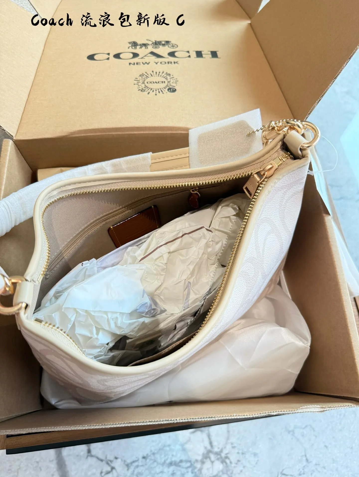 Coach 老花 新版 色来喽 全新 色的老花更加优雅大气 斜背包 輕便斜挎款(數字9) Coach 老花 新版 色来喽 全新 色的老花更加优雅大气 斜背包 輕便斜挎款(數字9)