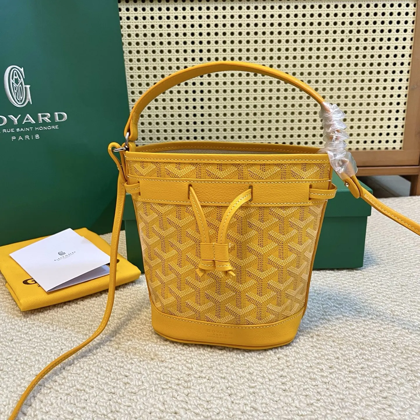 Goyard 皮革 轻盈小巧去始终保持标志性水桶百搭造型 水桶包 休閒水桶款