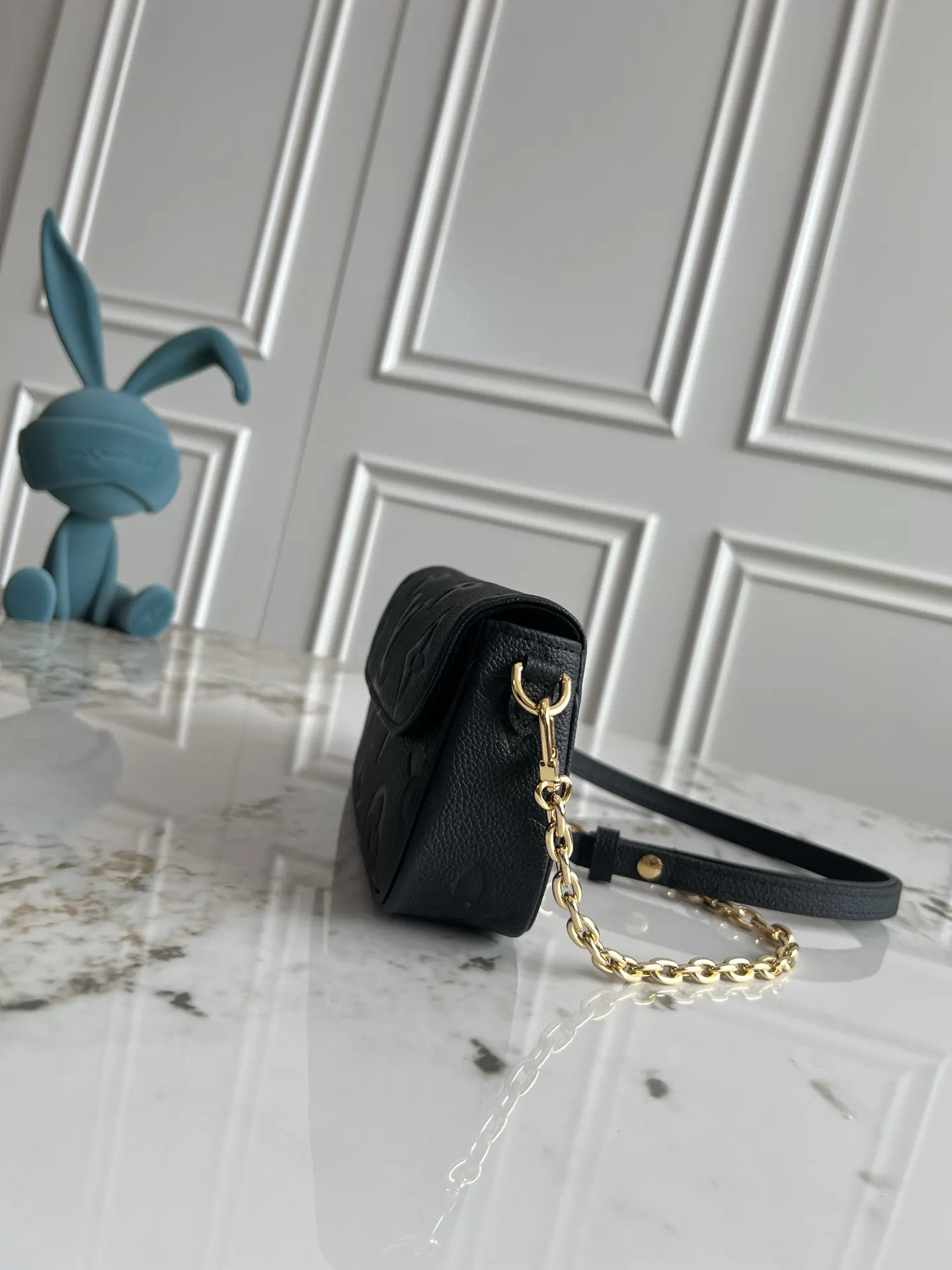 Louis Vuitton M82154 黑色 Monogram 链条包