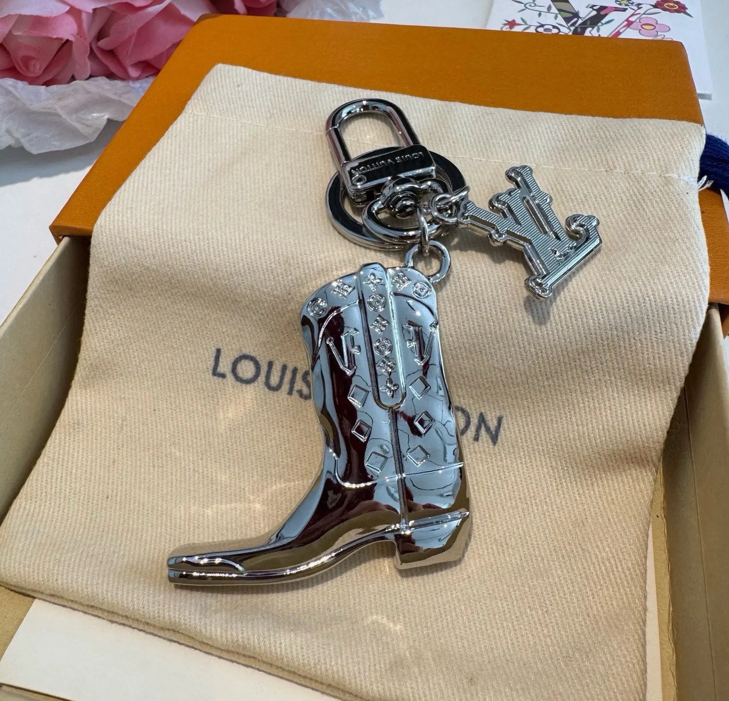LV 蓝色毛绒玩偶钥匙扣 趣味挂件款｜ORBUYBAG 岚奢包高端时尚精品