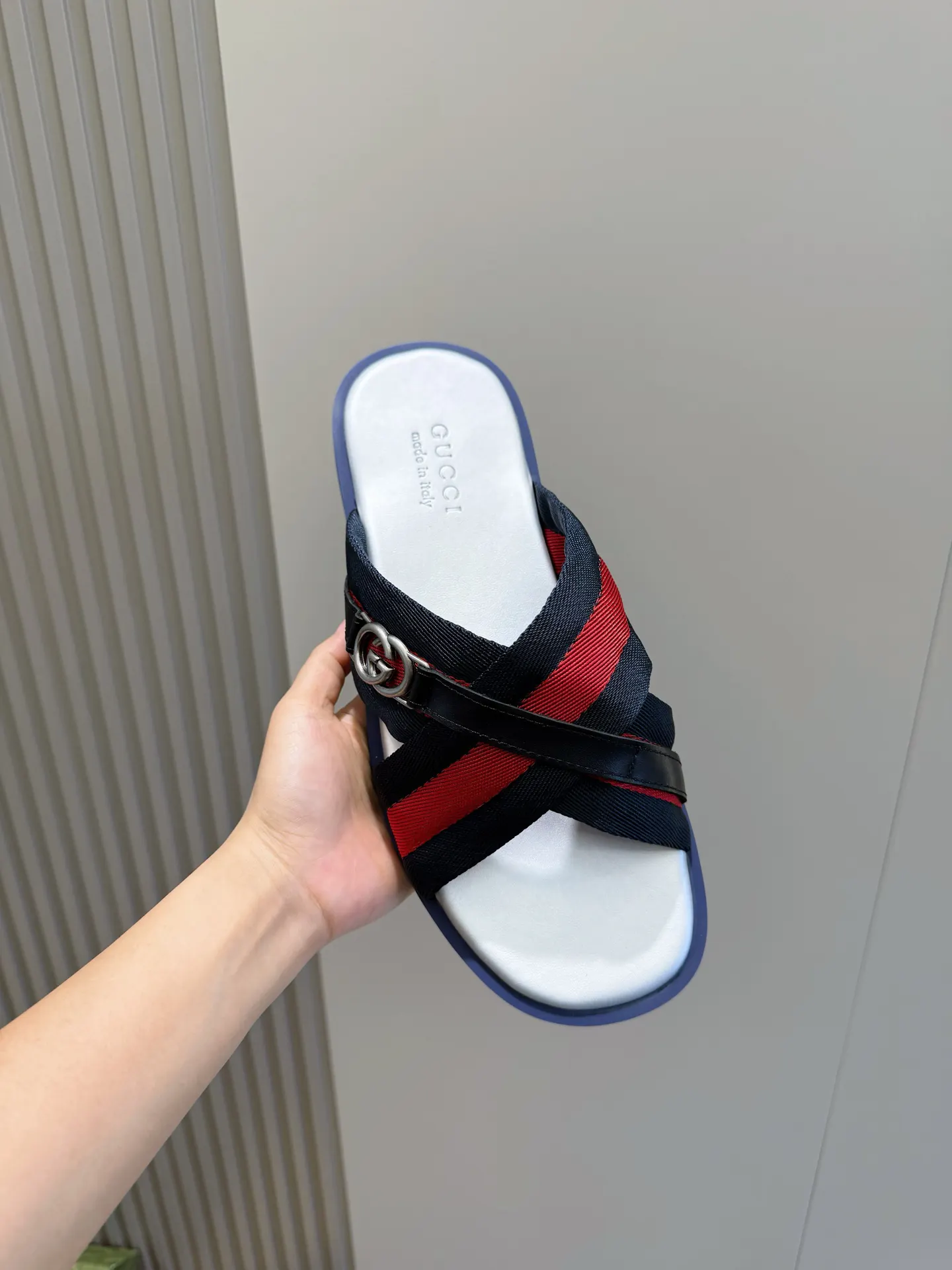 Gucci Web織帶交叉帶拖鞋 黑色紅藍白底(數字4) Gucci Web織帶交叉帶拖鞋 黑色紅藍白底(數字4)