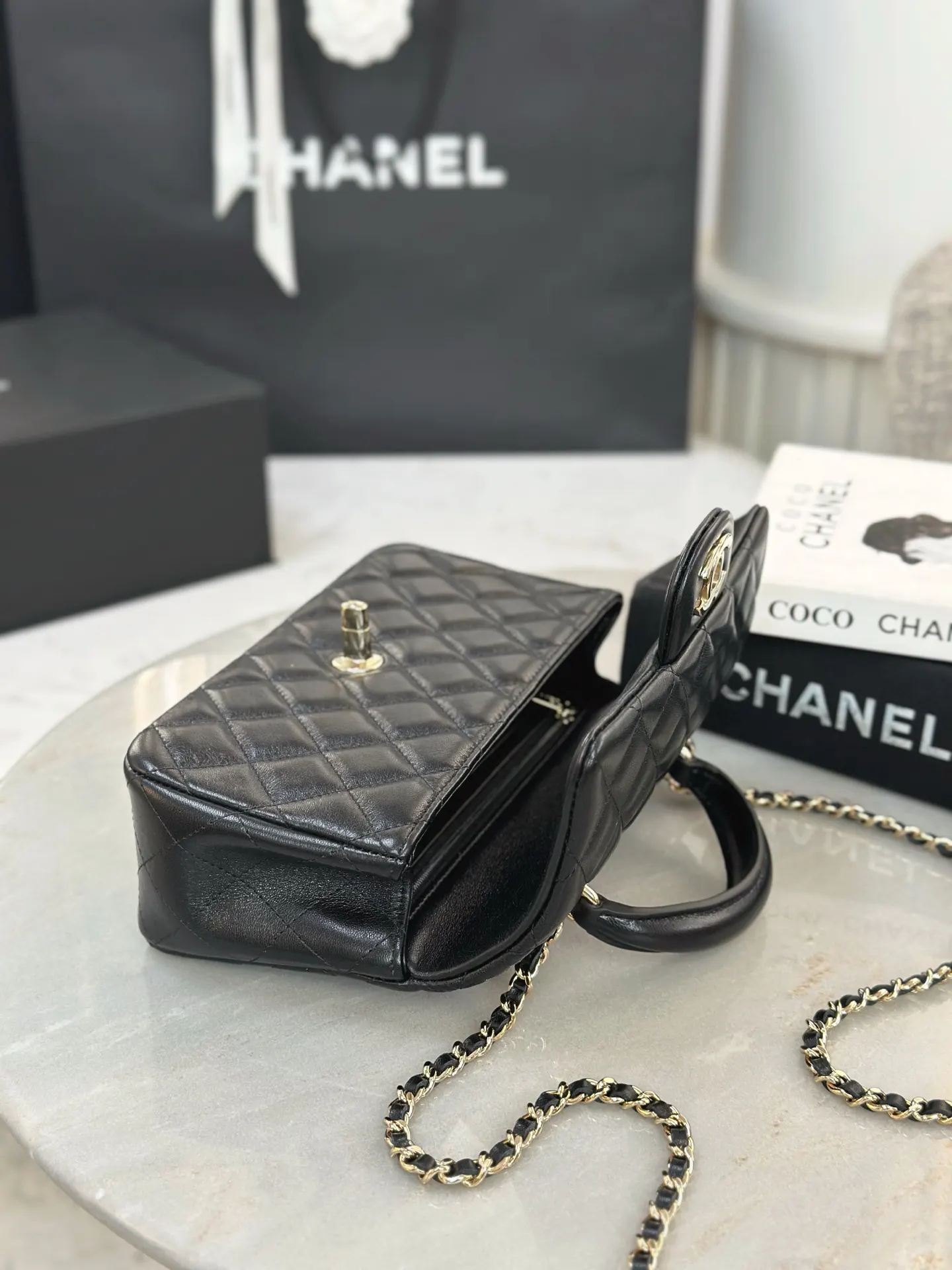 Chanel 黑色羊皮翻盖链条包 小香风单肩