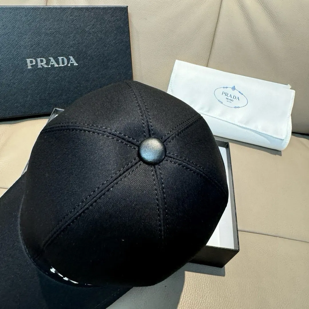 Prada 牛皮 棉质 刺绣 帽子 精致搭配