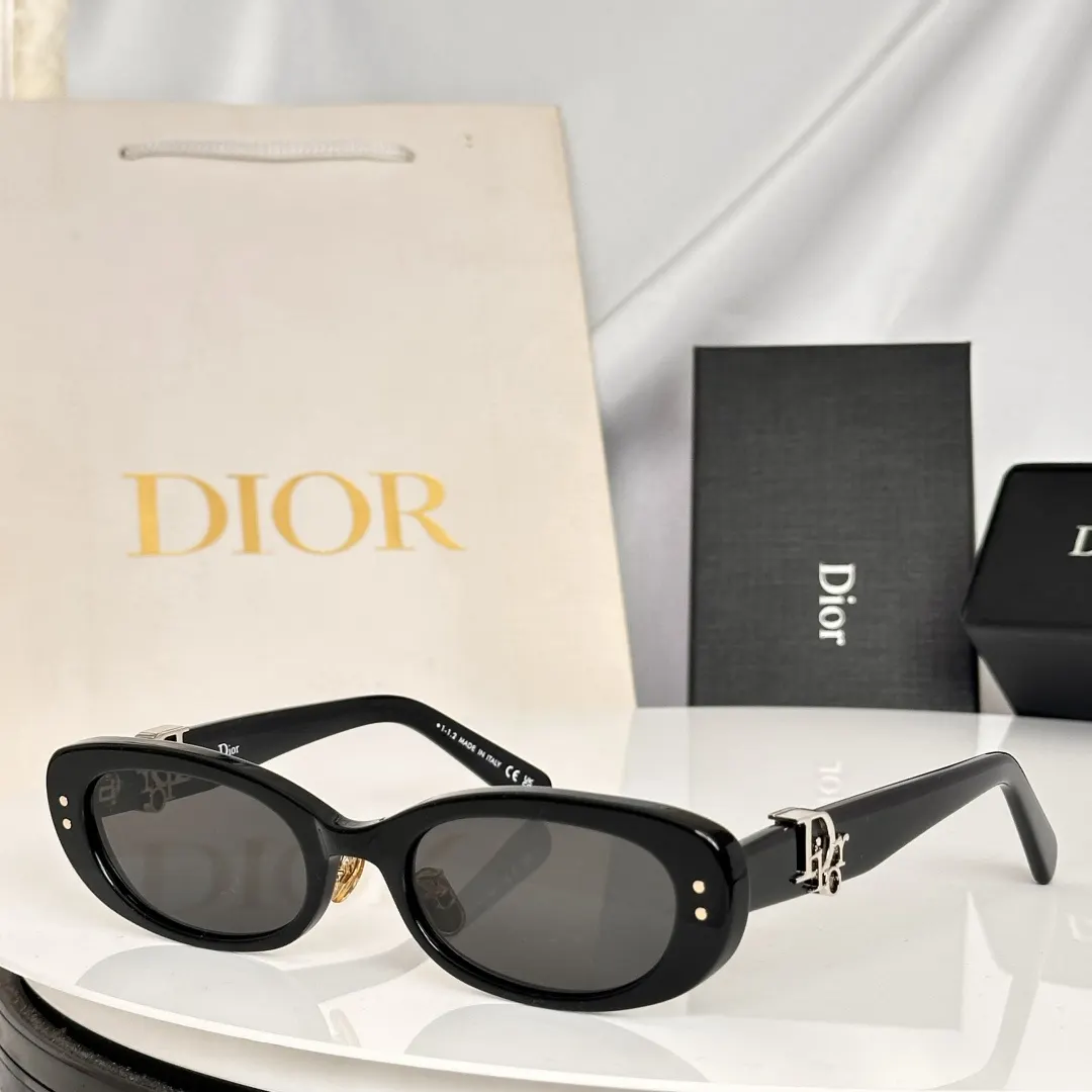 Dior 黑色窄框太阳镜 简约酷感款