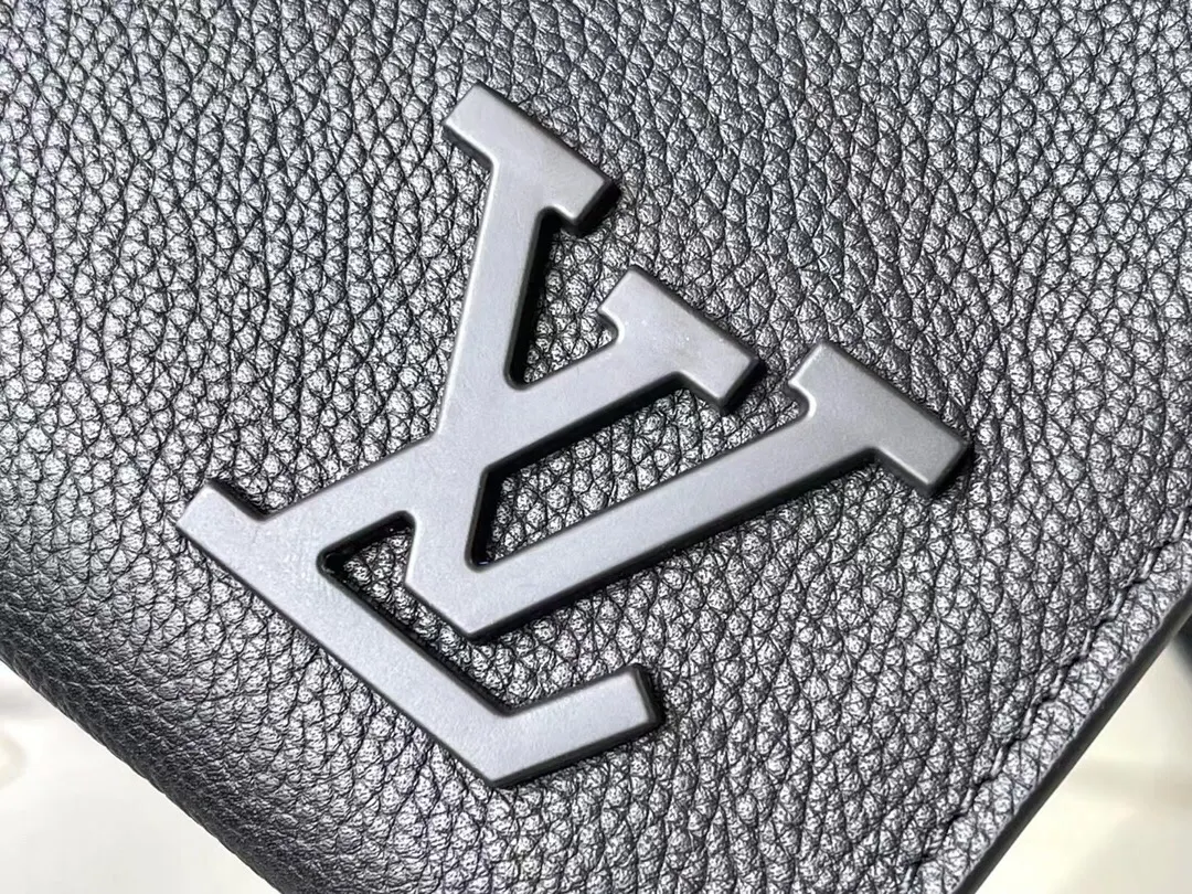 LV Pochette 郵差包(數字6) LV Pochette 郵差包(數字6)