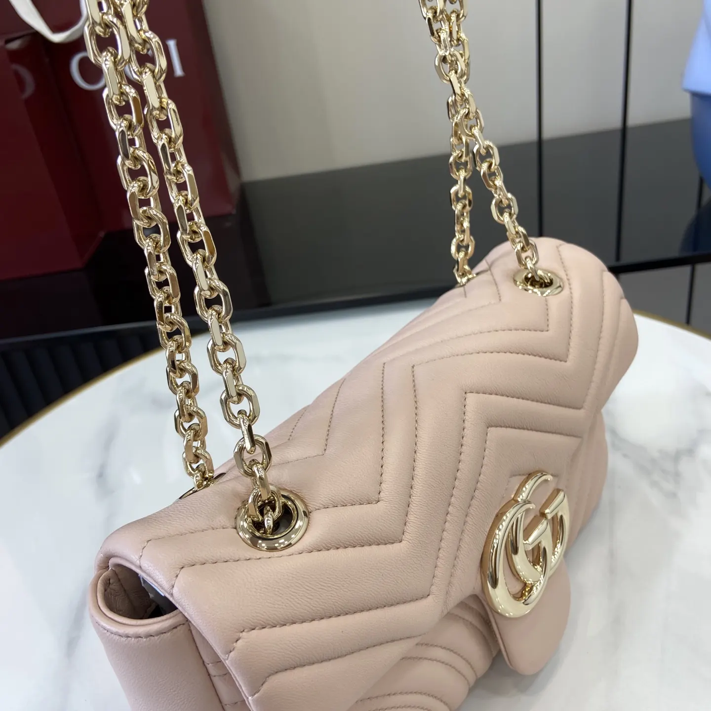 Gucci Marmont 絎縫皮革鏈條包 單肩斜挎