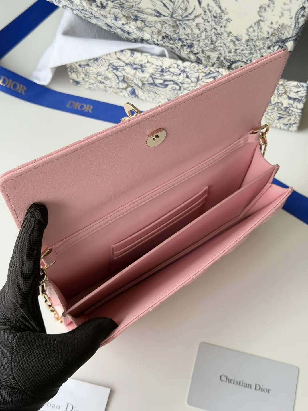 Dior 粉色羊皮链条手拿包 甜美晚宴款