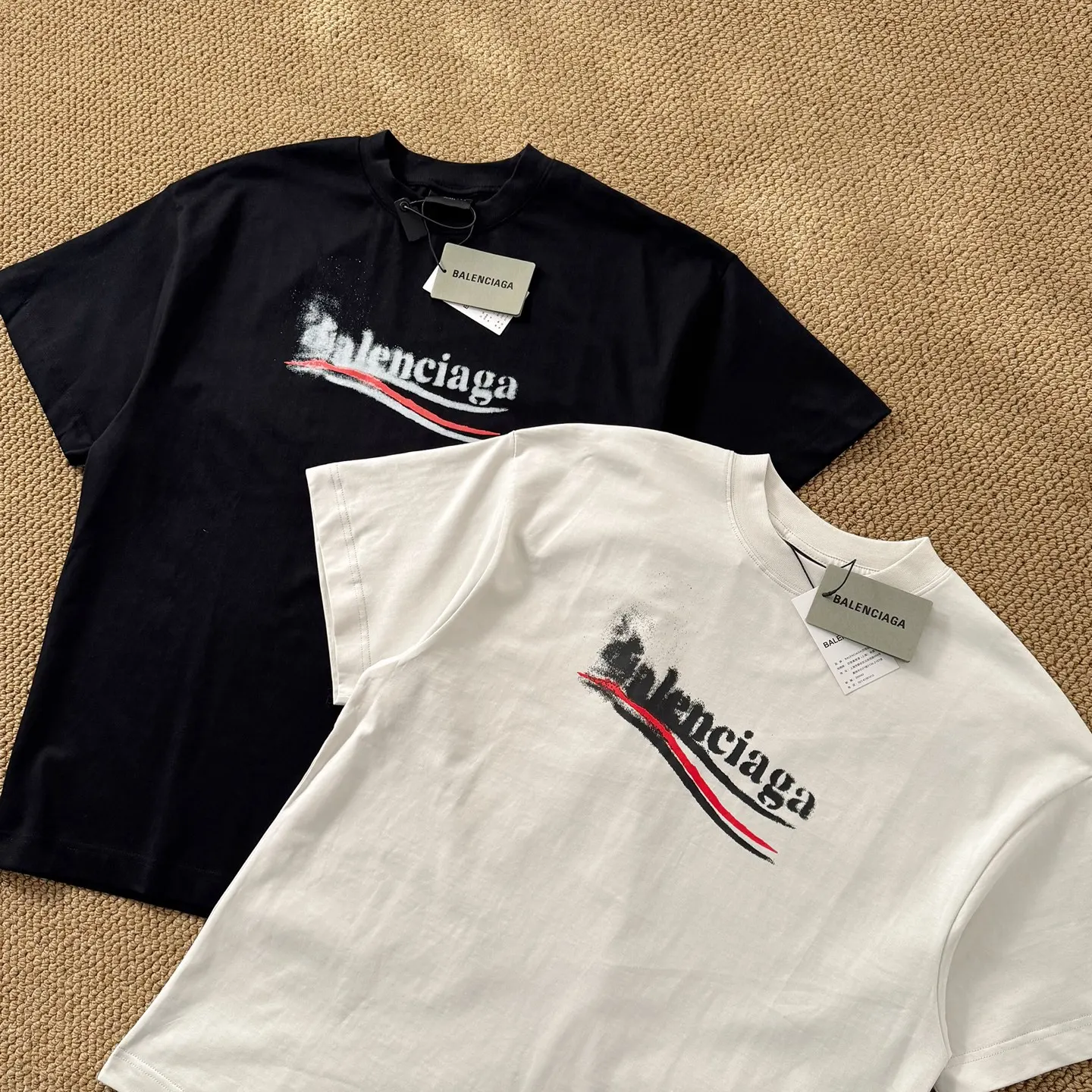 Balenciaga 黑色 短袖T恤(數字6) Balenciaga 黑色 短袖T恤(數字6)
