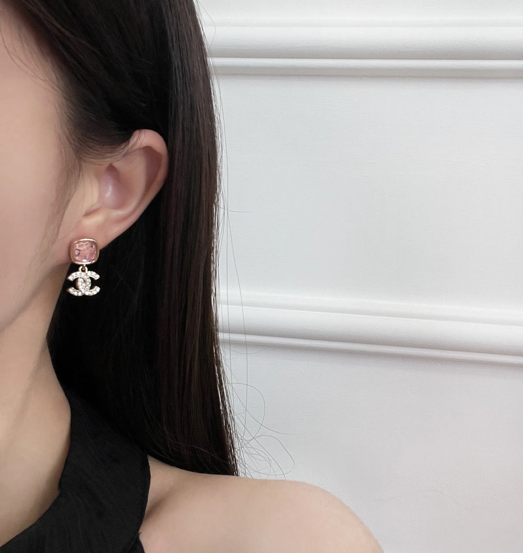 Chanel 粉色 四叶草 耳钉 小巧点缀 耳飾