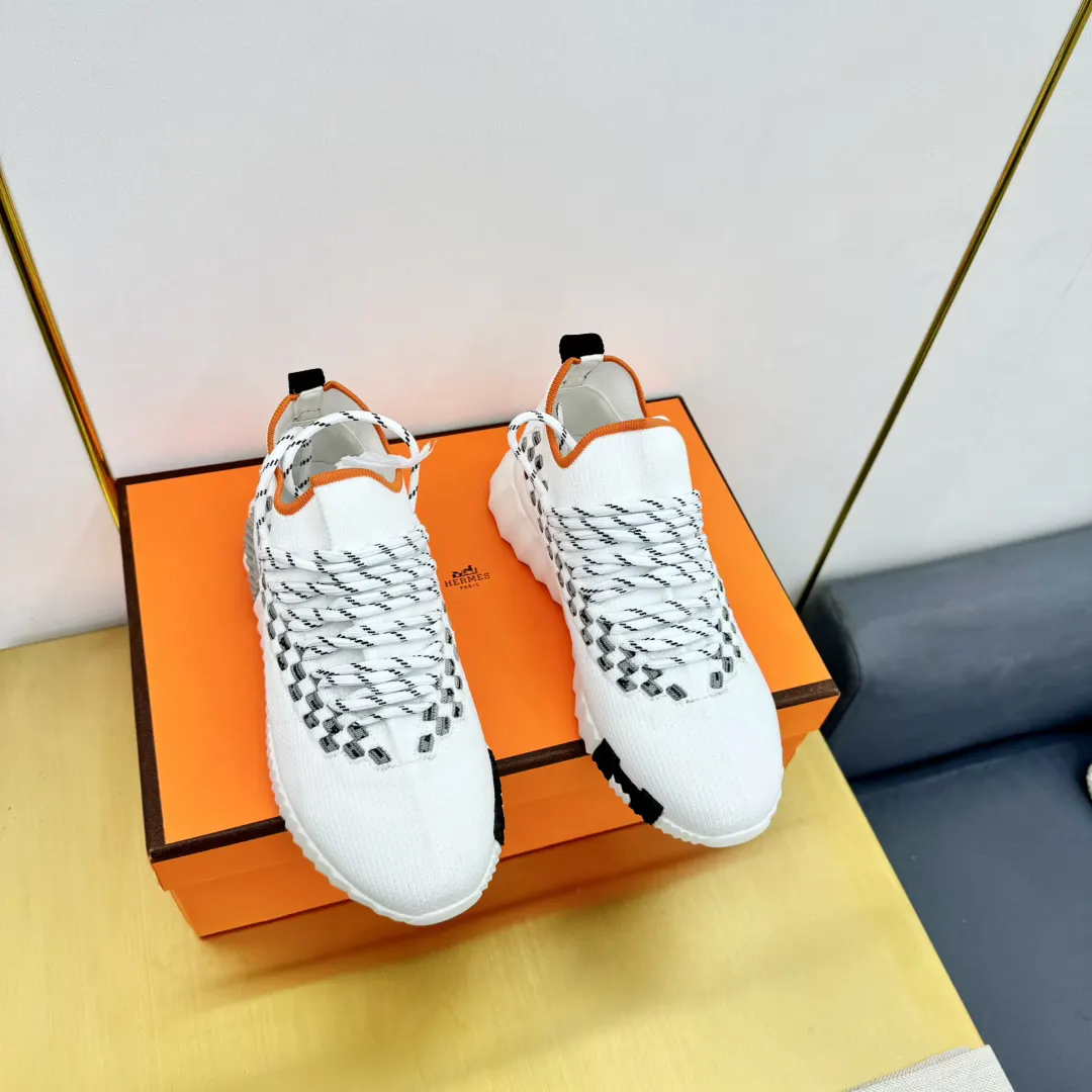 Hermès 官网同步更新 羊皮 运动鞋 舒适