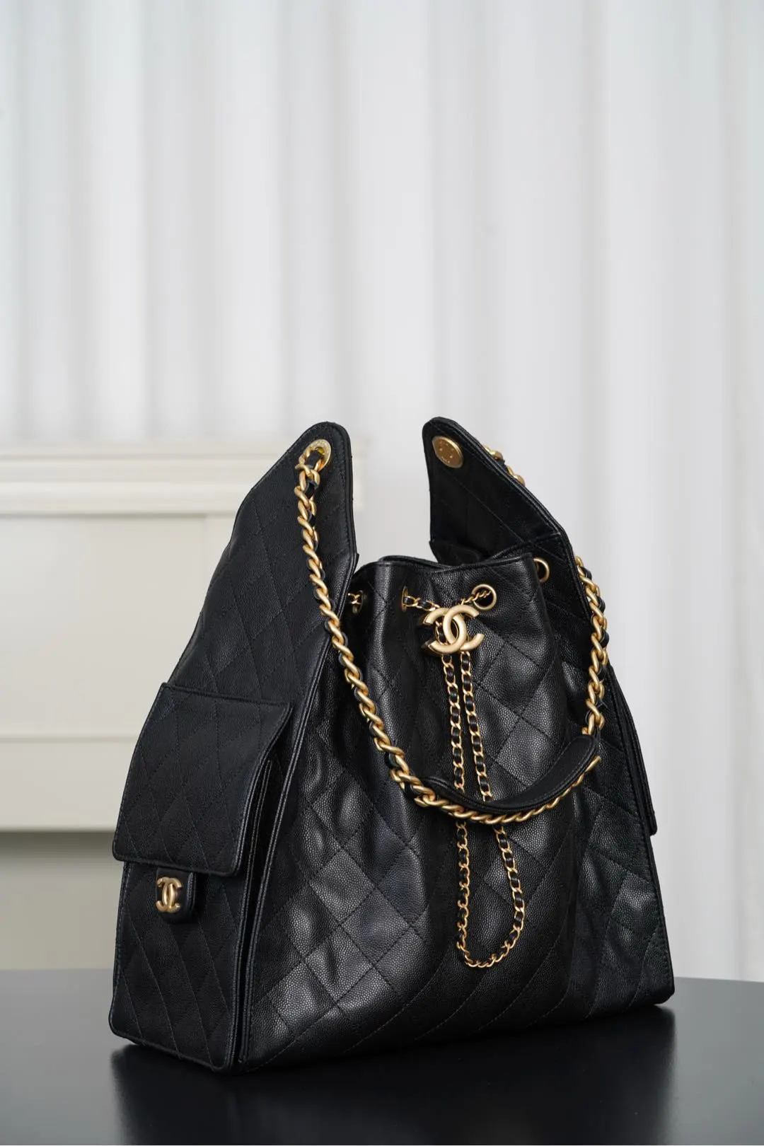 CHANEL 抽绳水桶包 黑金鱼子酱 大 休闲水桶款