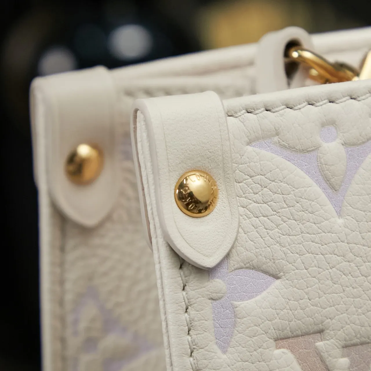 Louis Vuitton M25770 Handbag
