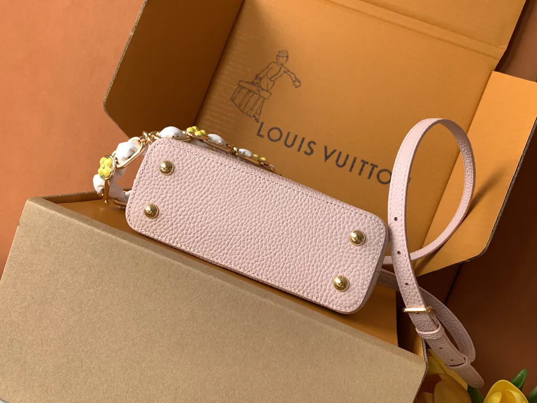 LV Pink Chain Handle Bag Image 5 LV Pink Chain Handle Bag Image 5