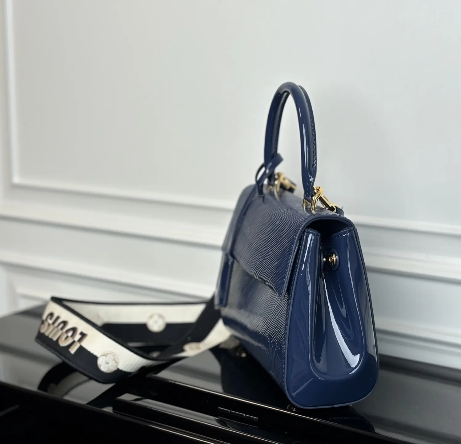 LV blue, handbag Image 3 LV blue, handbag Image 3