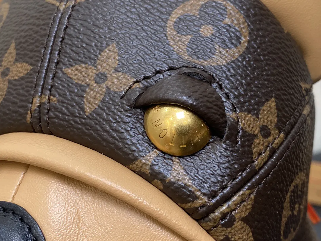 LV 老花 帆布 Lovers 名牌彰显 Pharrell Willi 斜背包 輕便斜挎款
