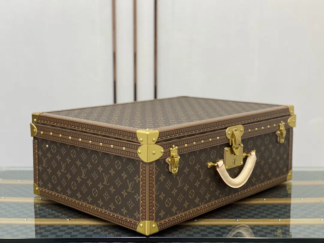 LV 金色 帆布 硬箱 纯铜五金 硬箱 著名的 行李箱 旅行拉杆款 轻便出行款
