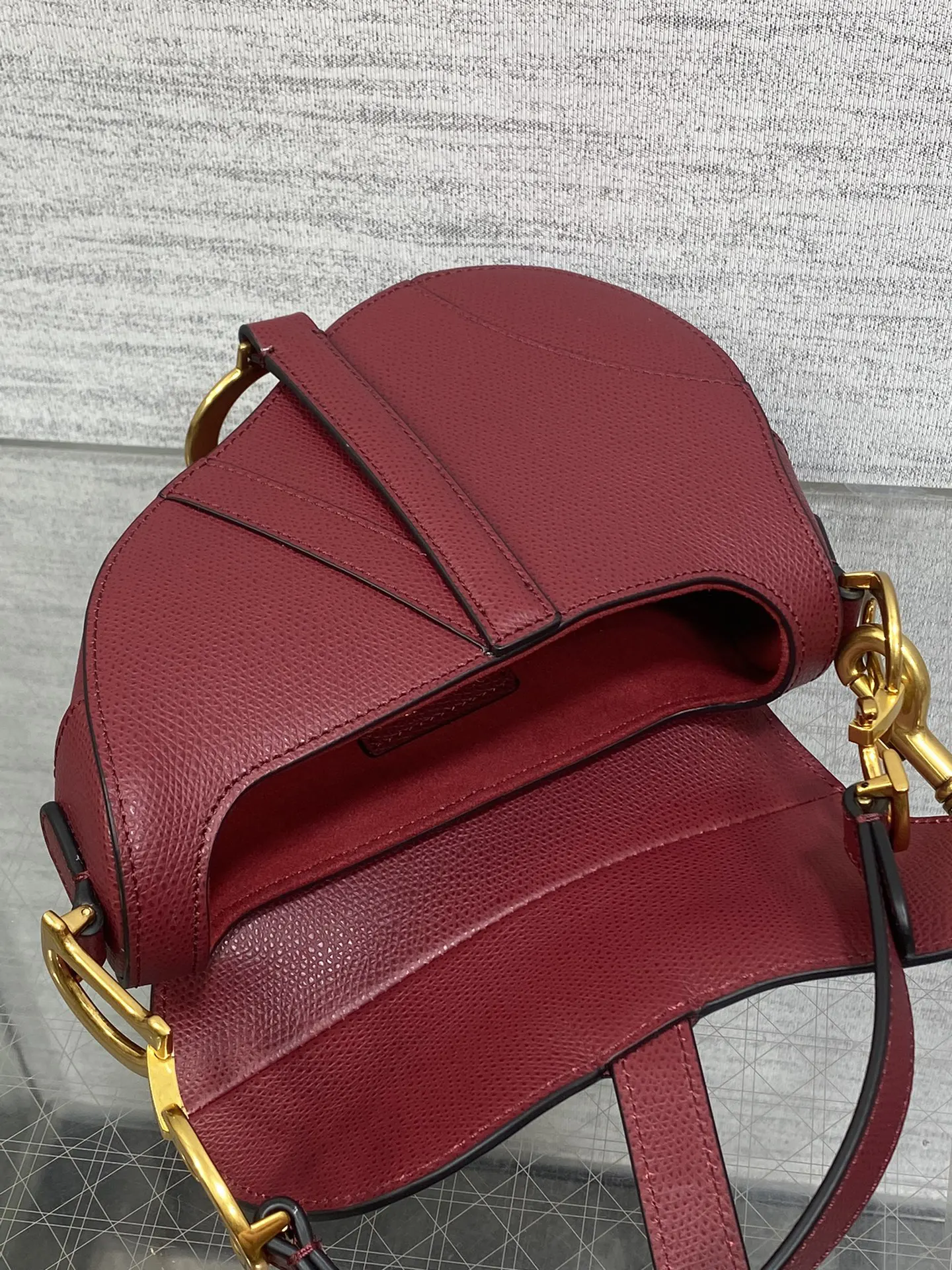 Saddle CD Saddle经典马鞍包 王者中的王者 地位不 旅行包 大容量旅行款
