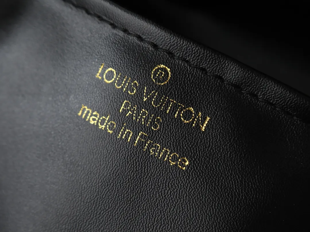 LV Capucines 牛皮 收纳包 旅行收纳款